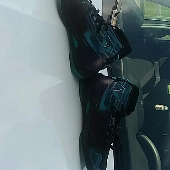 LeBron xlll - Picture 2 of 4